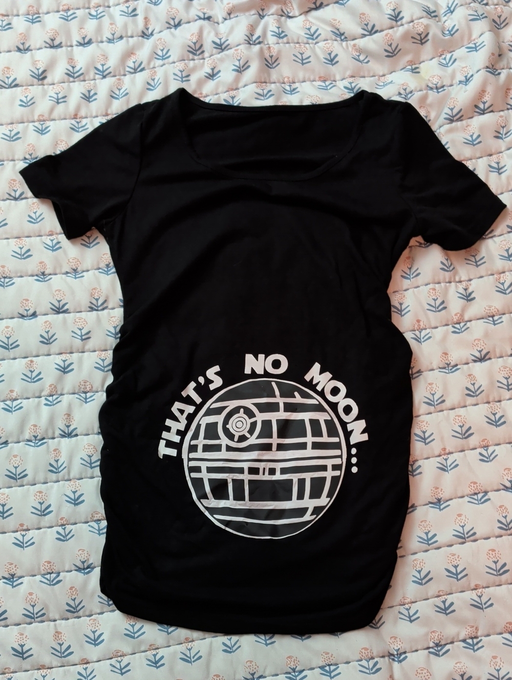 Black Graphic T-Shirt "THAT'S NO MOON" Maternity Tee